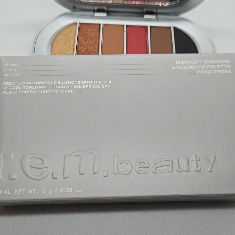 R.E.M. Beauty Glam Eyeshadow Palette